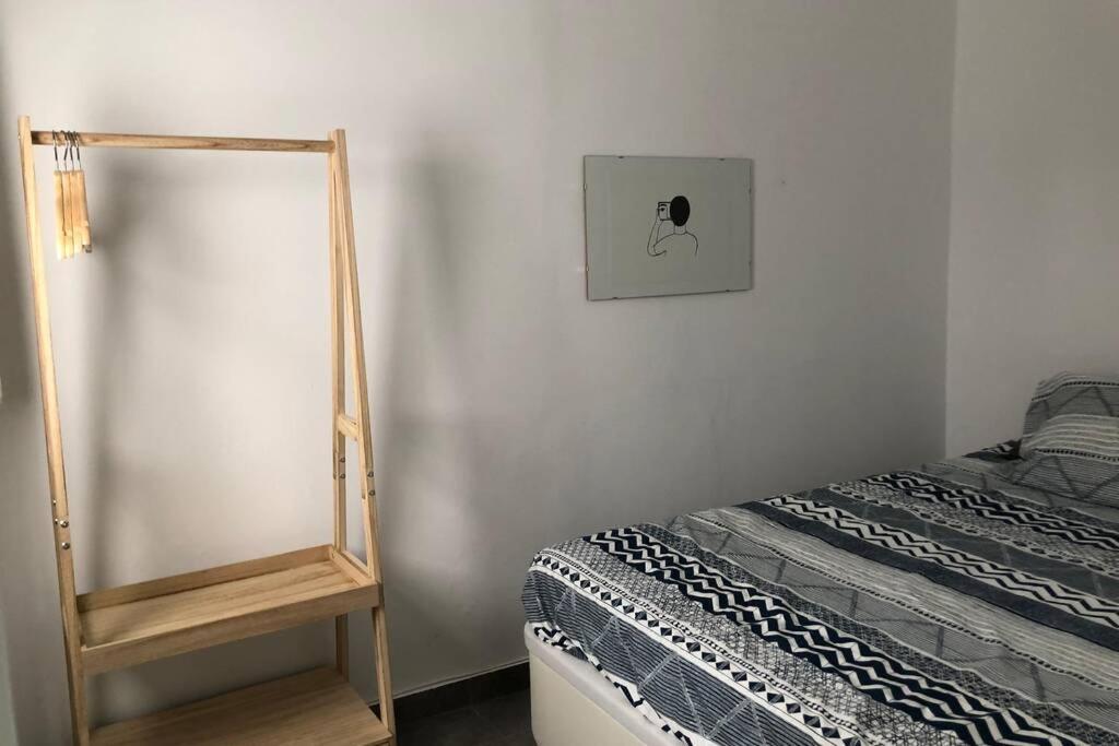 Appartamento M4 Cool Terrace. 1 min to metro. 15 min to center Esplugues de Llobregat Esterno foto